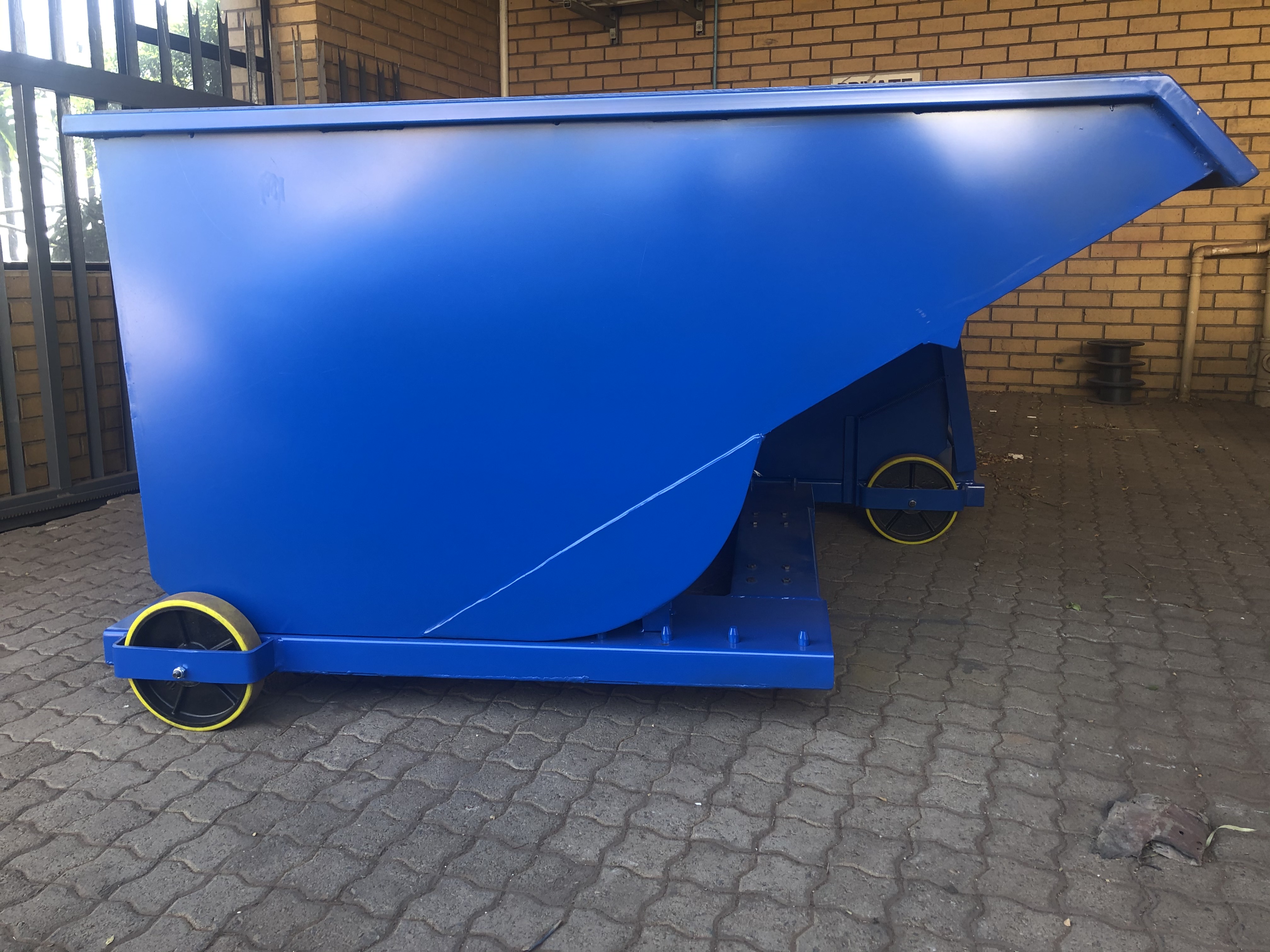 TB1400 with Castor Wheels